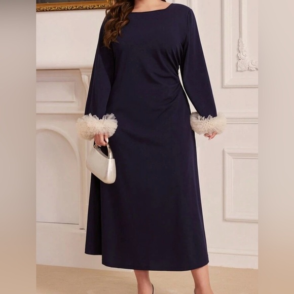 Elegant Blue and Cream Plus Size Side Pleated Mesh Splice Sleeve Hem Dress - Picture 3 of 4